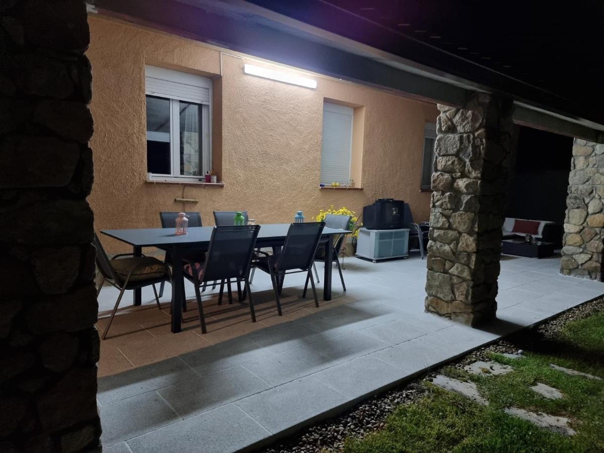 Villa Pancorbo Velayos Extérieur photo